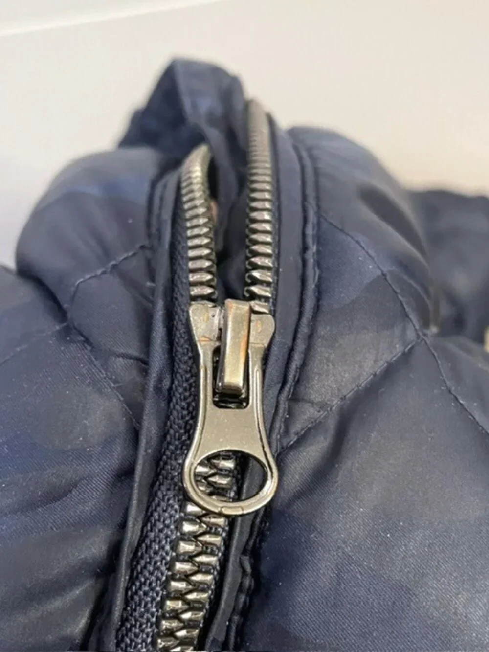 Alo Yoga Idol Quilted Bomber Jacket Down Puffer Navy Blue Camo Size XS